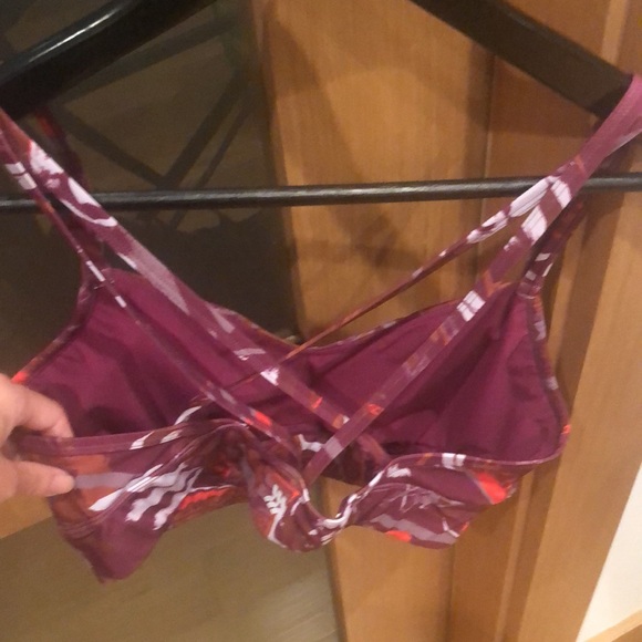 Target All in Motion Abstract Purple Red Sports Bra - Picture 6 of 7